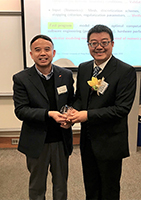 Prof. Chen Zhiming (right) receives CUHK Souvenir after lecture